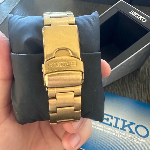 Seiko 5 All Gold Automatic Watch - Picture 4 of 5